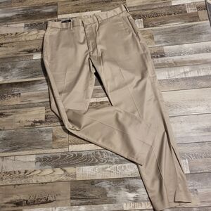 Men's Nordstrom Athletic Fit Khaki slacks. Men's sz 36x30. Brand new without tag